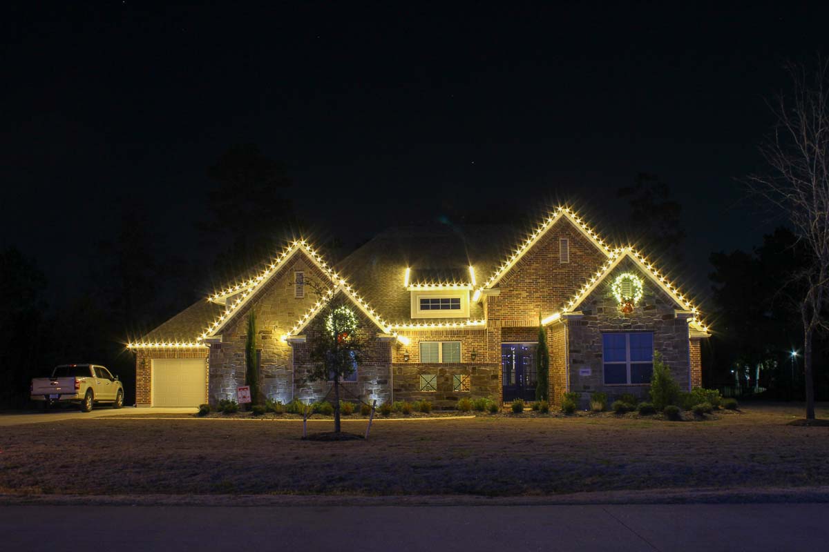 Lighting with 48-inch Lit Wreaths - Elegant Glow Lighting